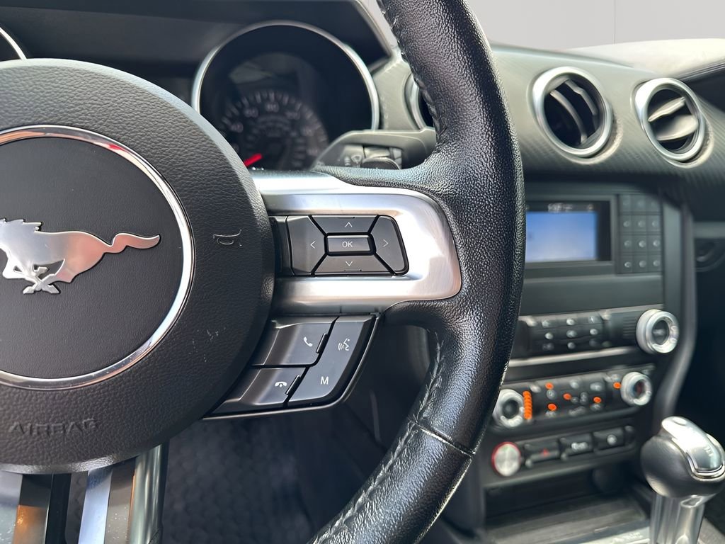 Used 2020 Ford Mustang Convertible RWD image 25