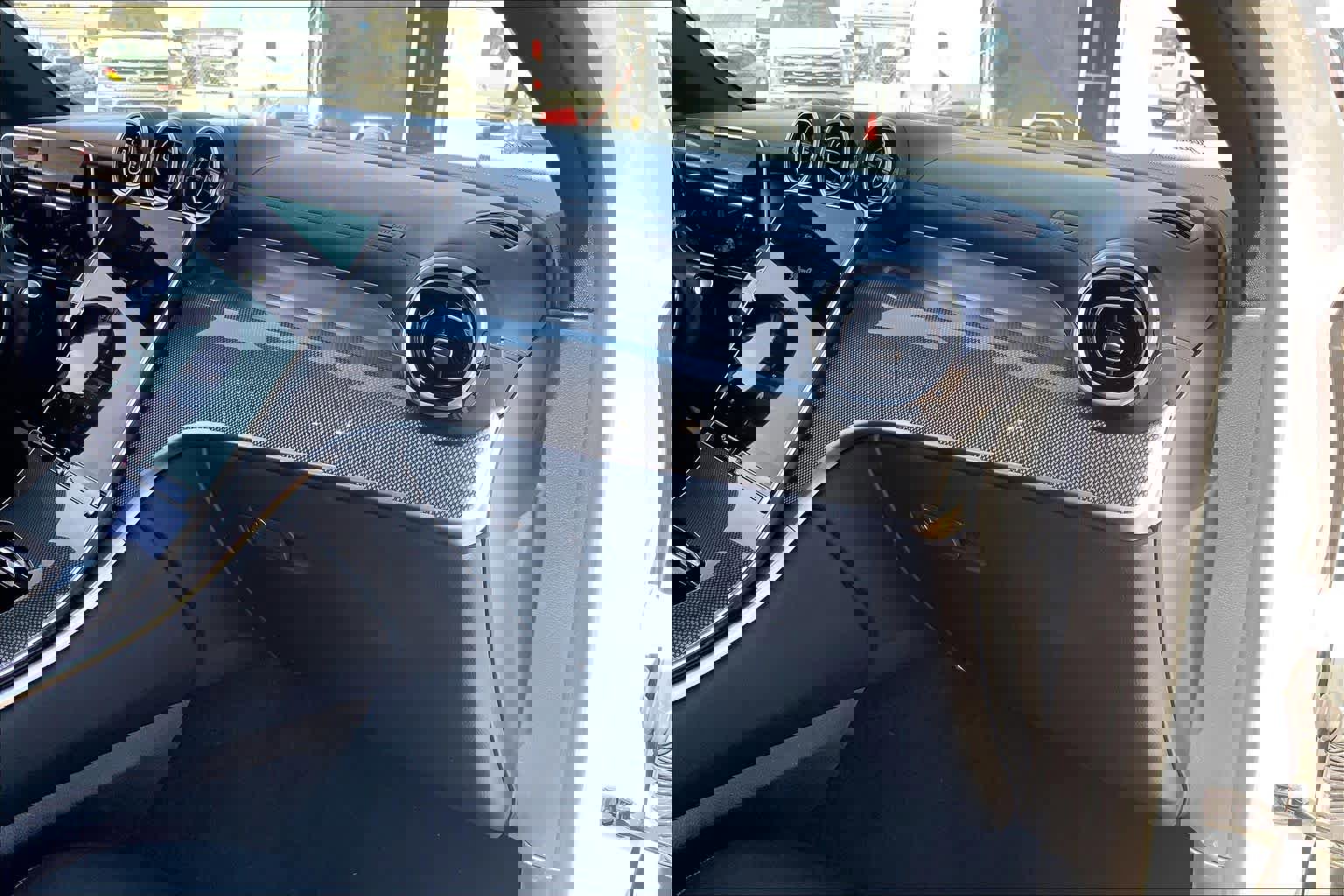 Used 2025 Mercedes-Benz GLC 43 AMG 4MATIC image 19