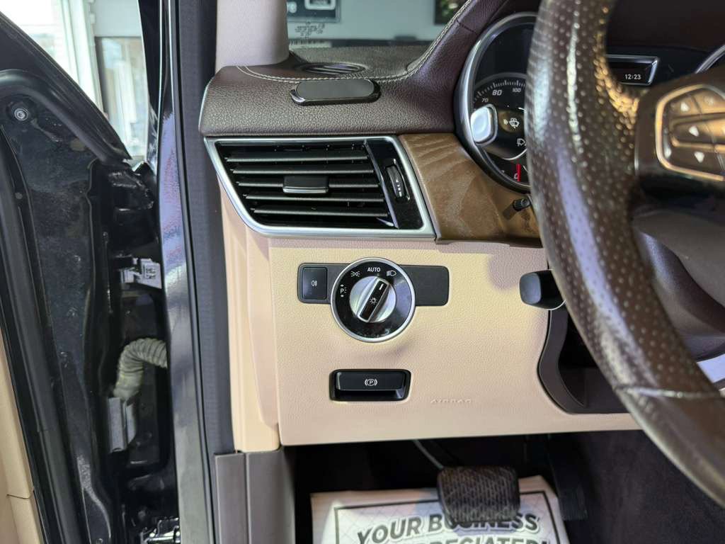 Used 2019 Mercedes-Benz GLS 450 4MATIC image 22