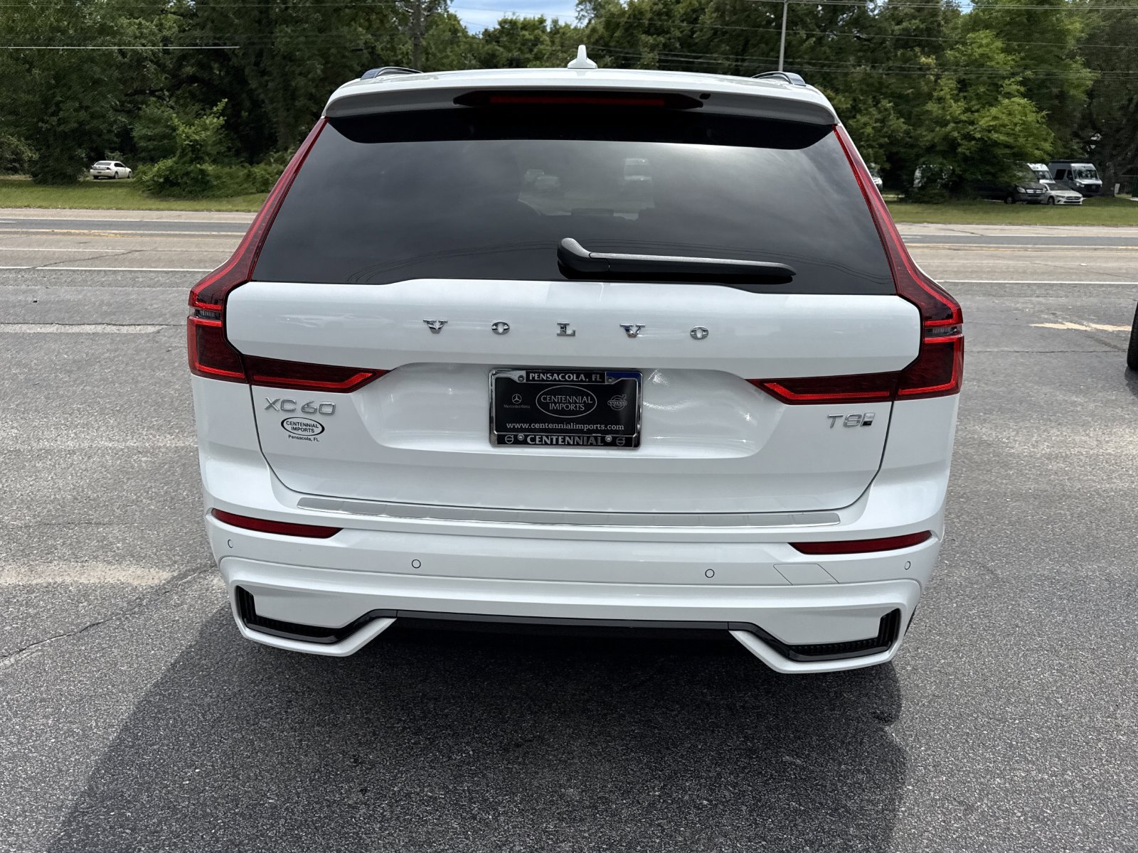 New 2026 Volvo XC60 T8 Plus w/ Protection Package Premier AWD/4WD image 4