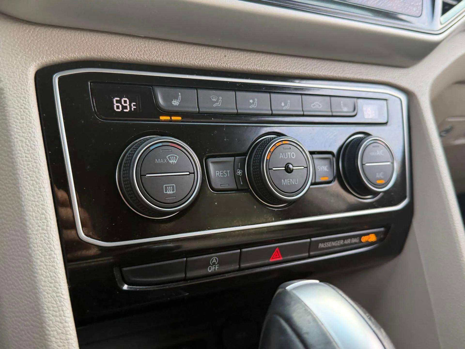 Used 2022 Volkswagen Atlas SE image 41