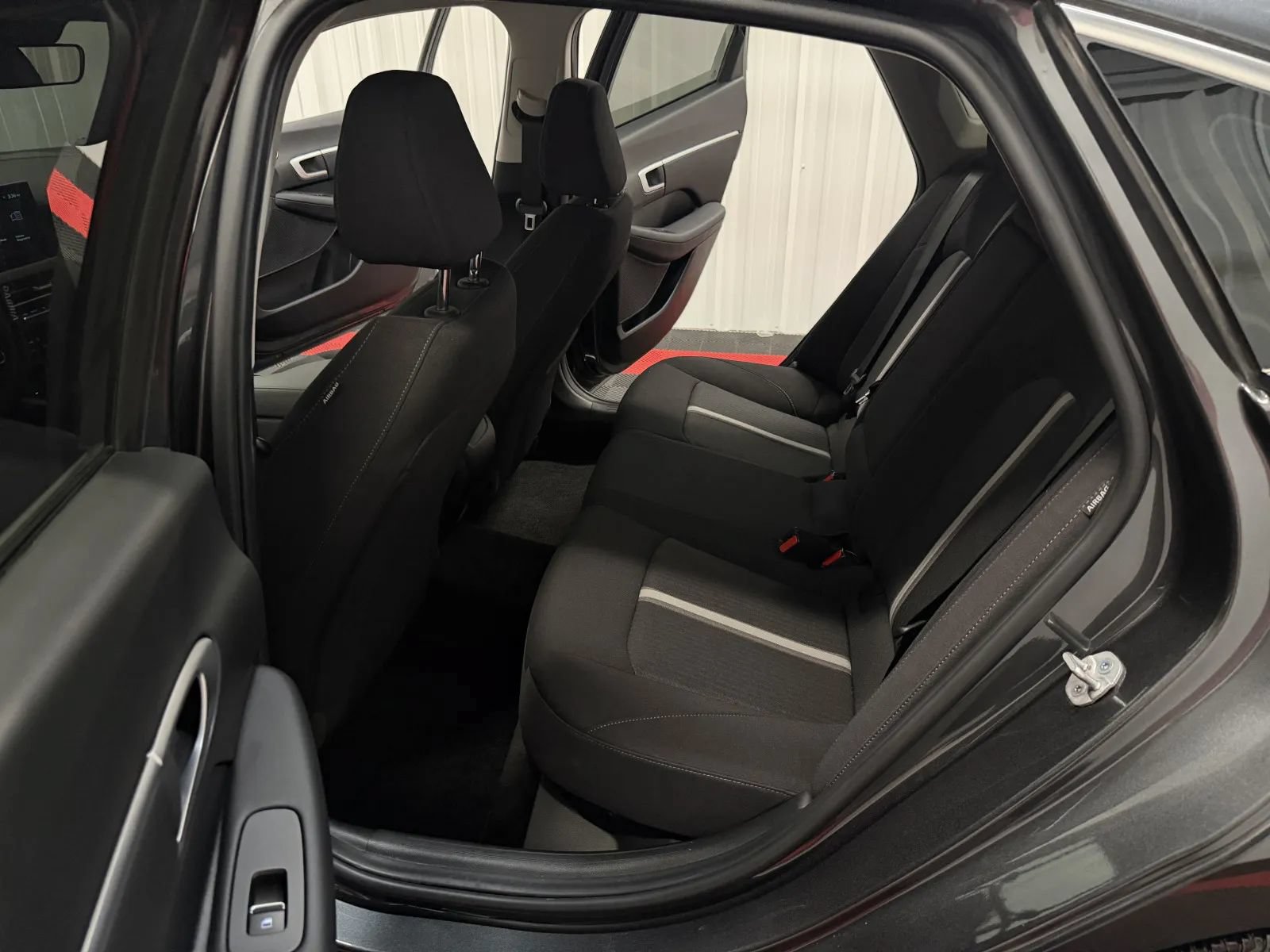 Used 2025 Hyundai Sonata SEL FWD image 37