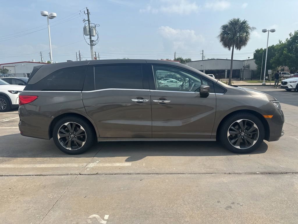 Used 2023 Honda Odyssey Elite image 4