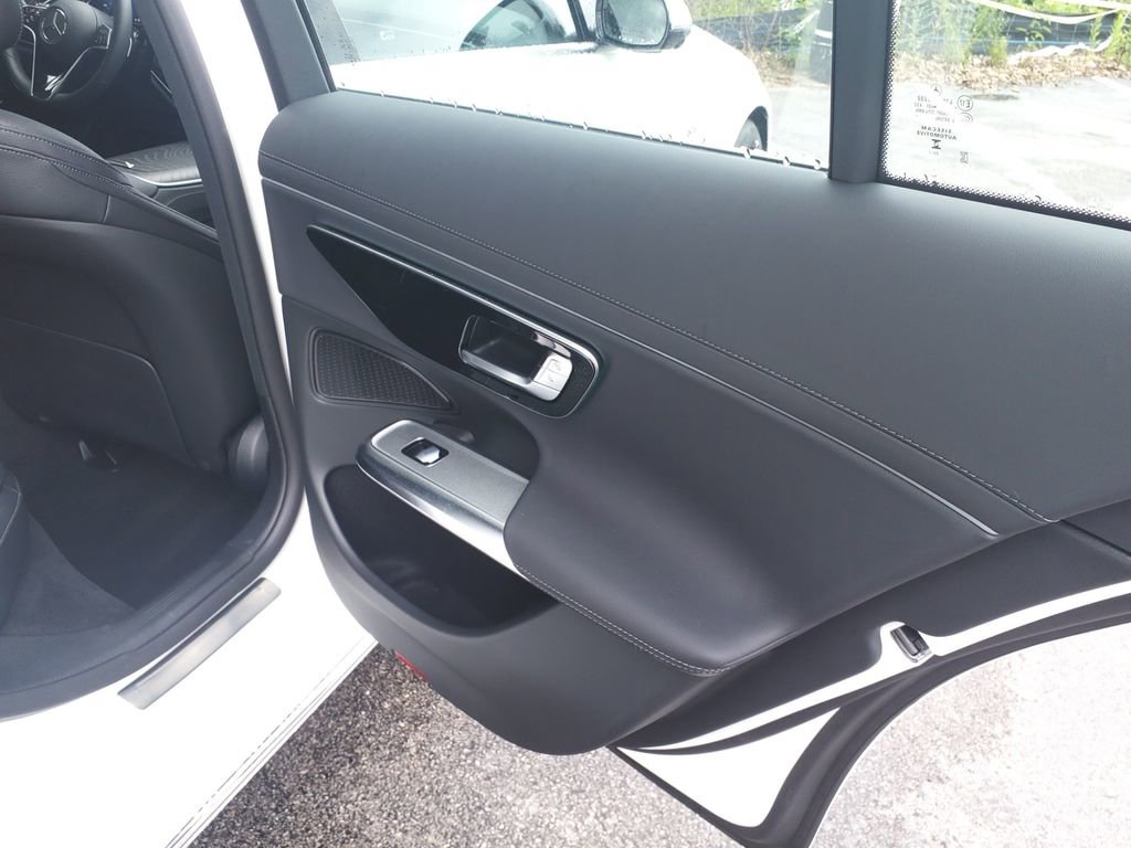 Used 2025 Mercedes-Benz E 350 Sedan image 13