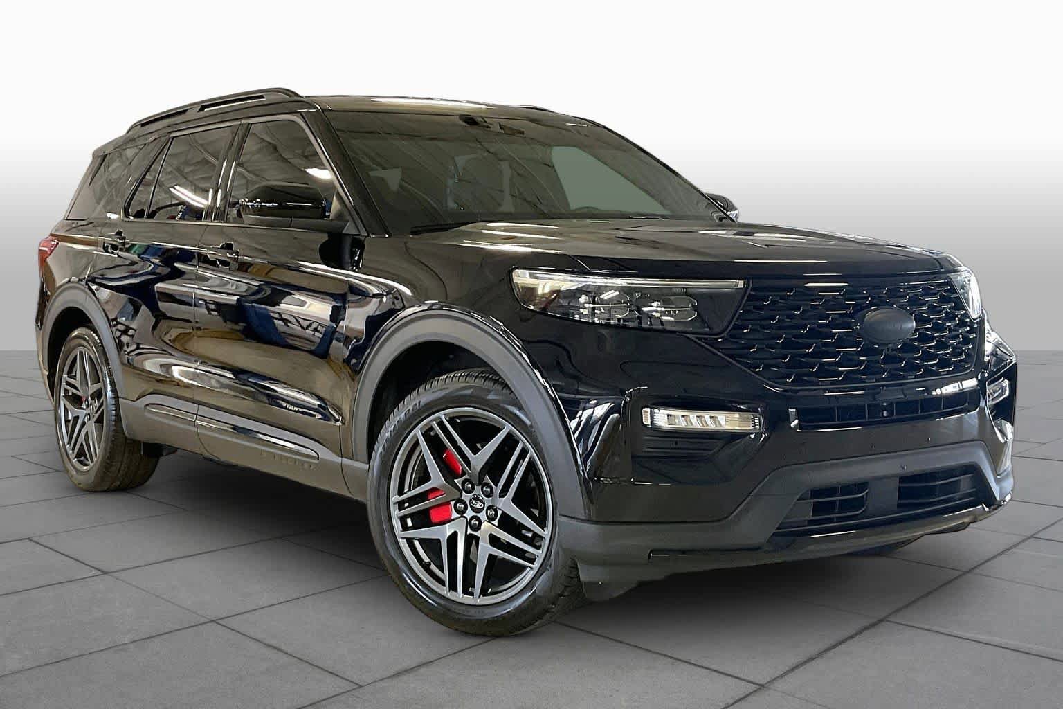 Used 2024 Ford Explorer ST-Line w/ Class IV Trailer Tow Package RWD image 2