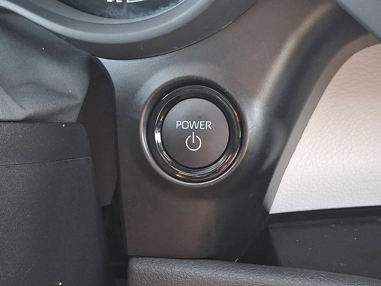 Used 2025 Toyota Sienna LE FWD image 23