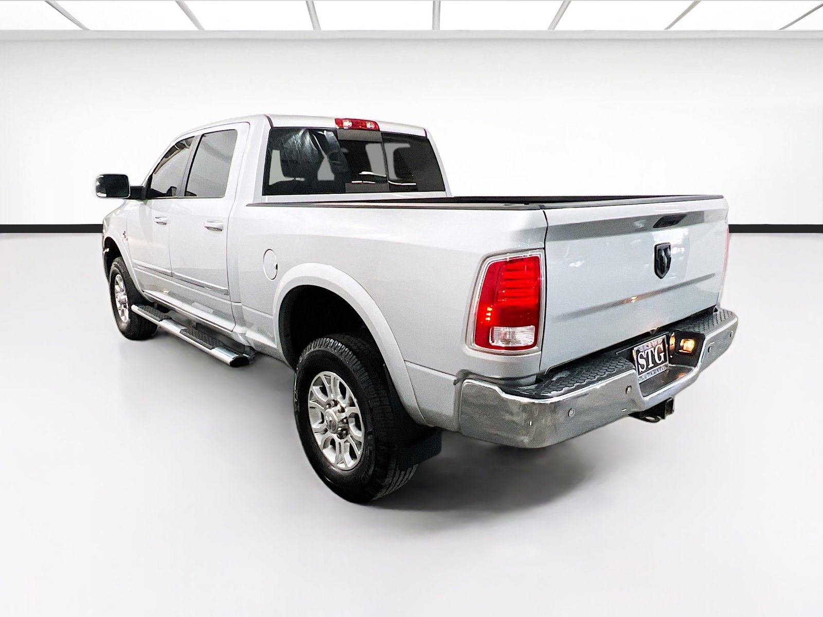 Used 2016 RAM 2500 Laramie AWD/4WD image 6