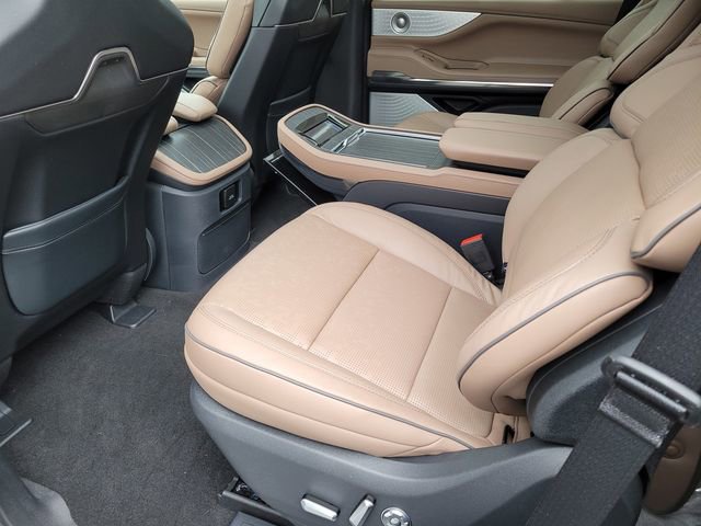 New 2026 Lincoln Navigator Black Label AWD/4WD image 16