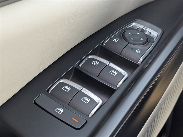 Used 2022 Kia Carnival LX image 20