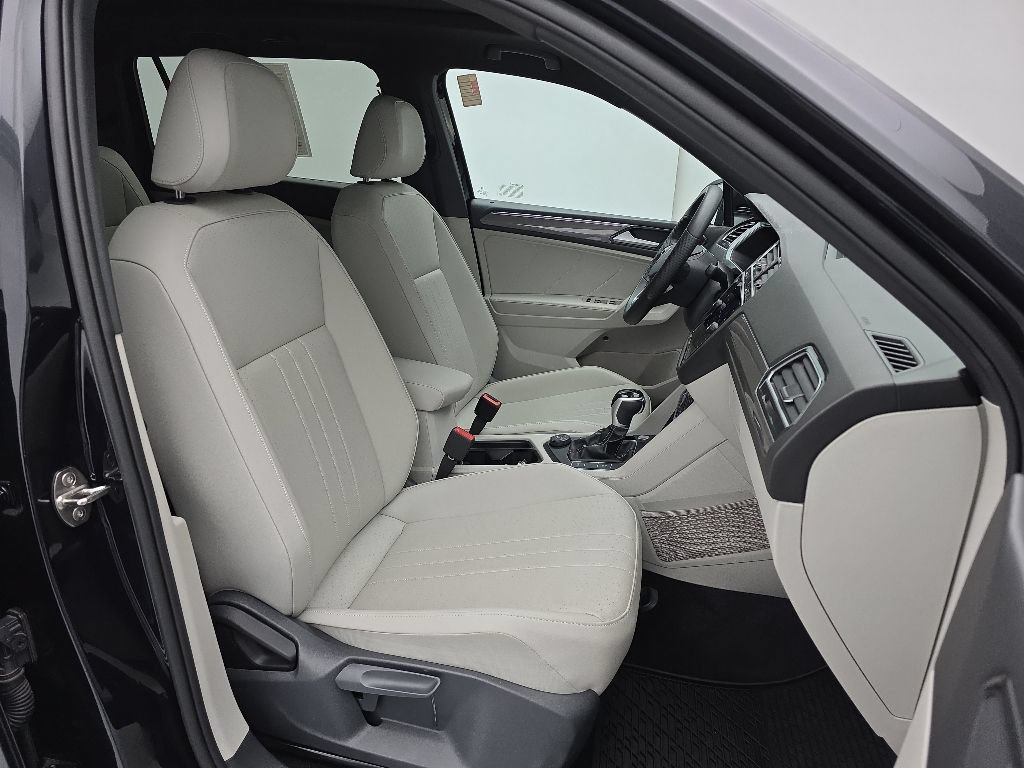 Used 2024 Volkswagen Tiguan SE R-Line AWD/4WD image 48