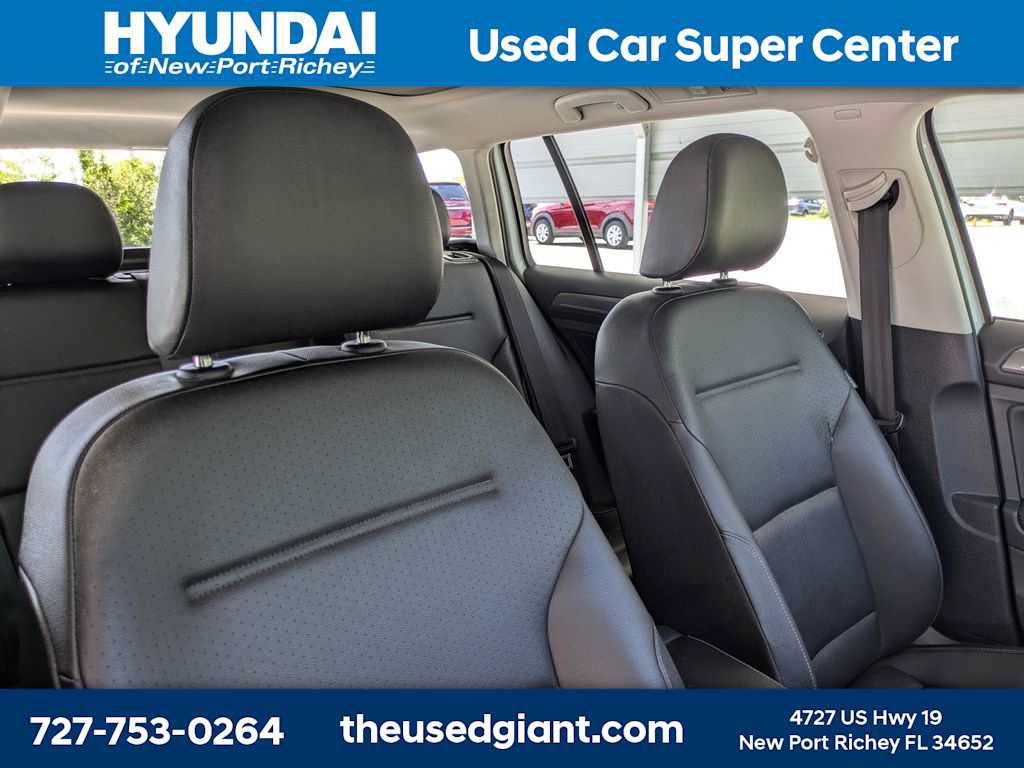 Used 2017 Volkswagen Golf Alltrack SE AWD/4WD image 6