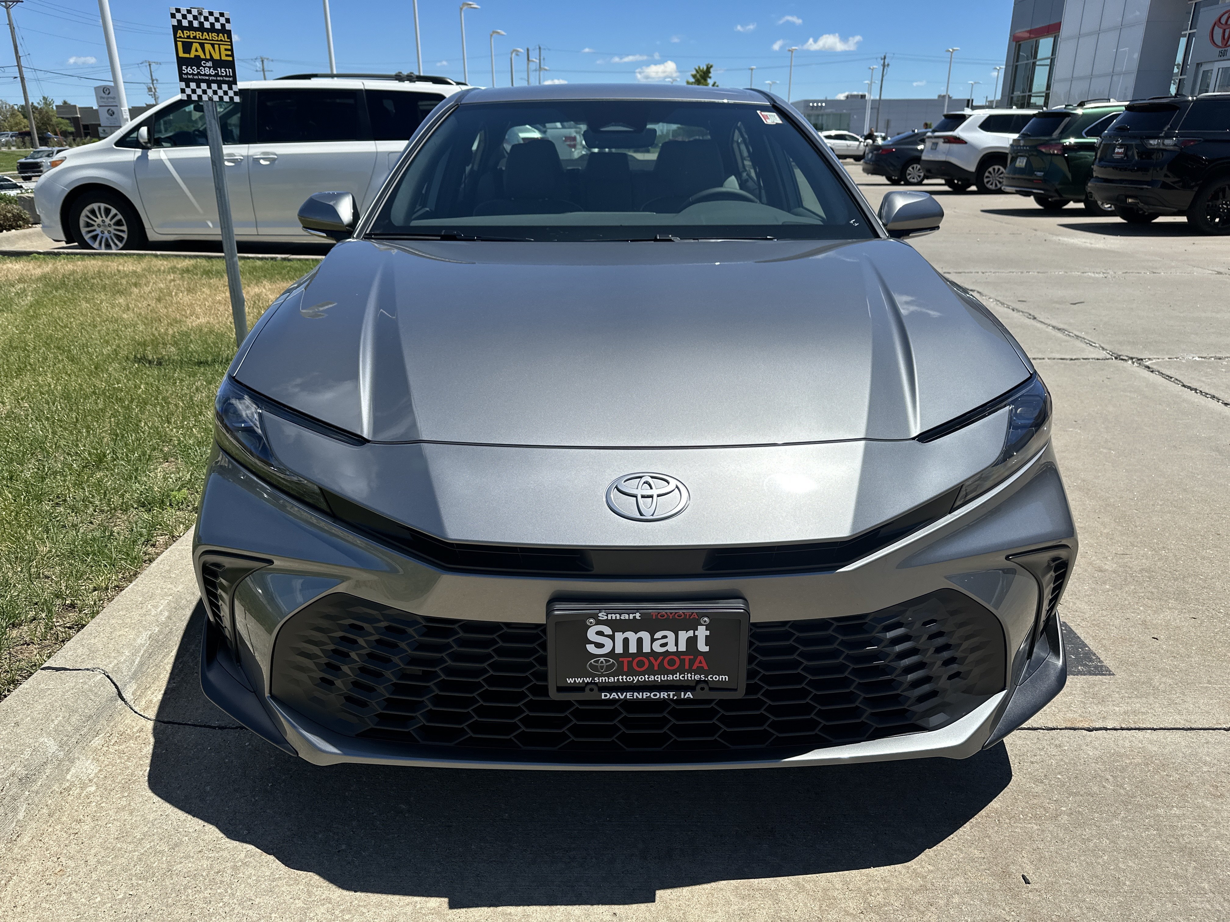 New 2026 Toyota Camry SE w/ Convenience Package FWD image 2