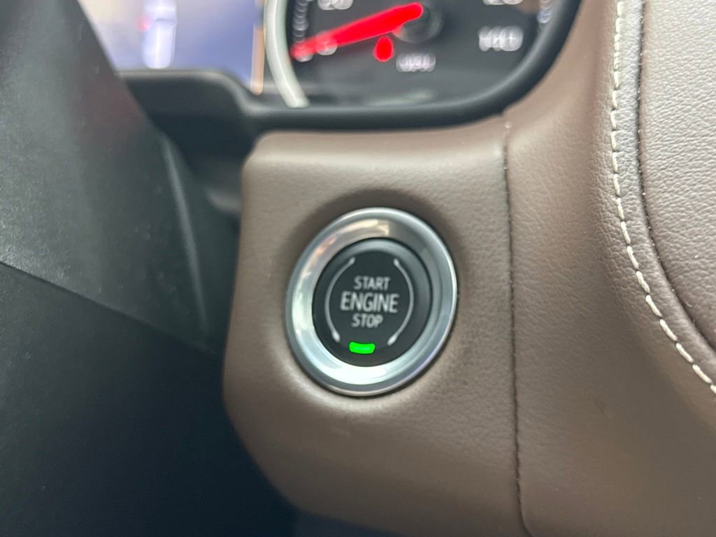 Used 2021 Chevrolet Suburban High Country image 31