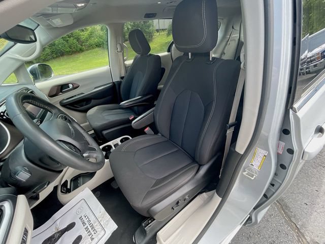 Used 2023 Chrysler Voyager LX FWD image 19