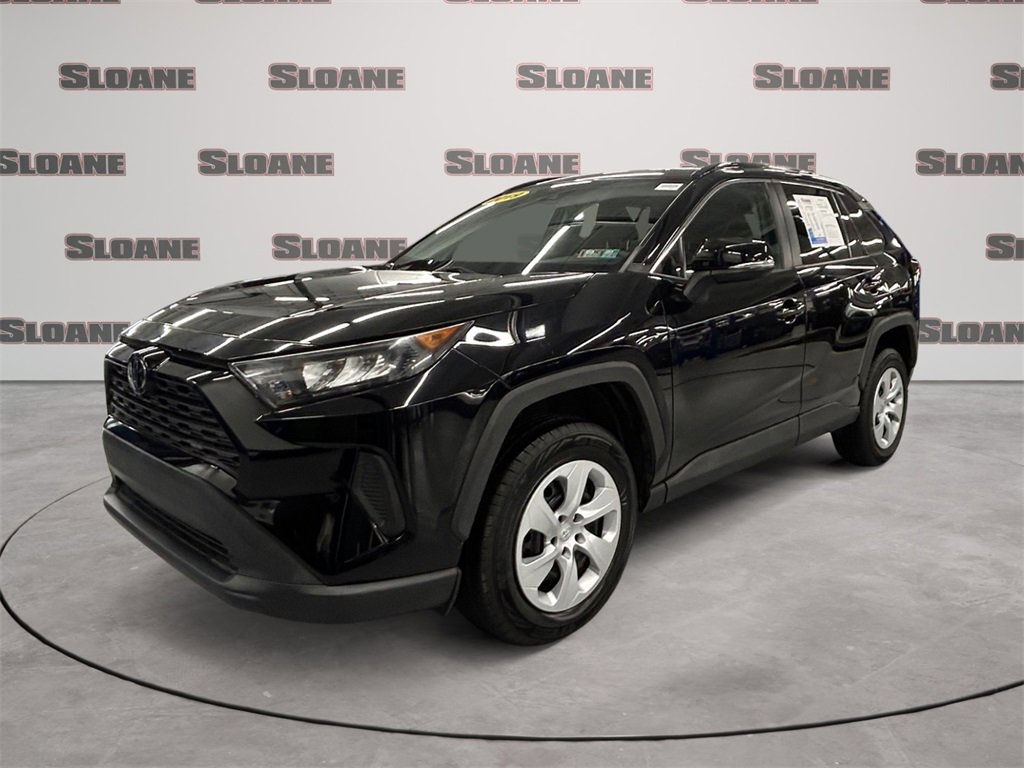 Used 2019 Toyota RAV4 LE image 1