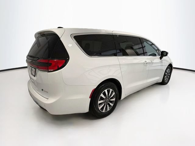 Used 2026 Chrysler Pacifica Select FWD image 6