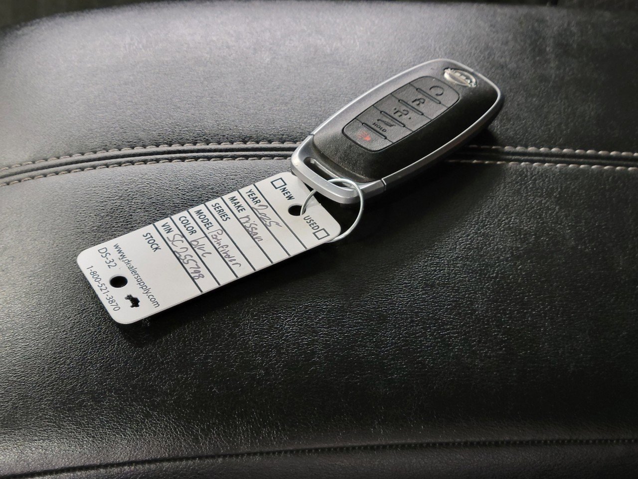 Used 2025 Nissan Pathfinder SV image 28