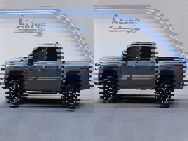 Used 2022 Nissan Frontier PRO-4X image 2