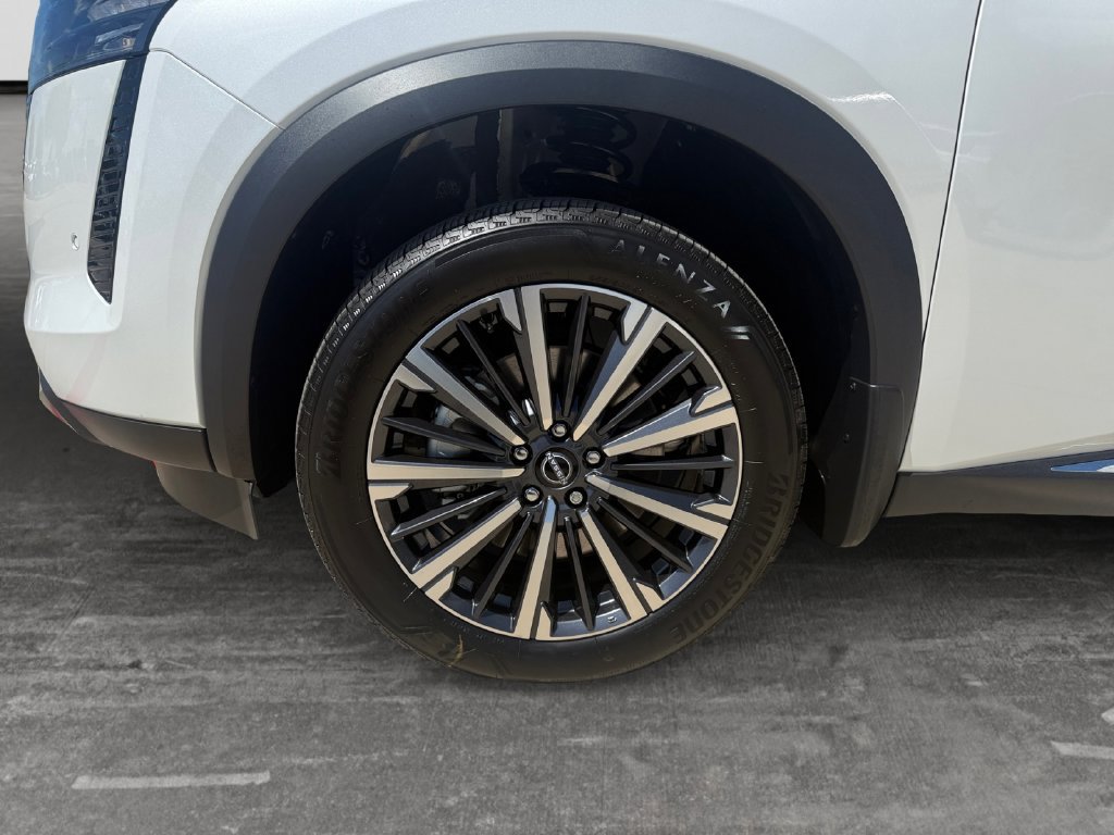 New 2026 Nissan Pathfinder Platinum FWD image 9