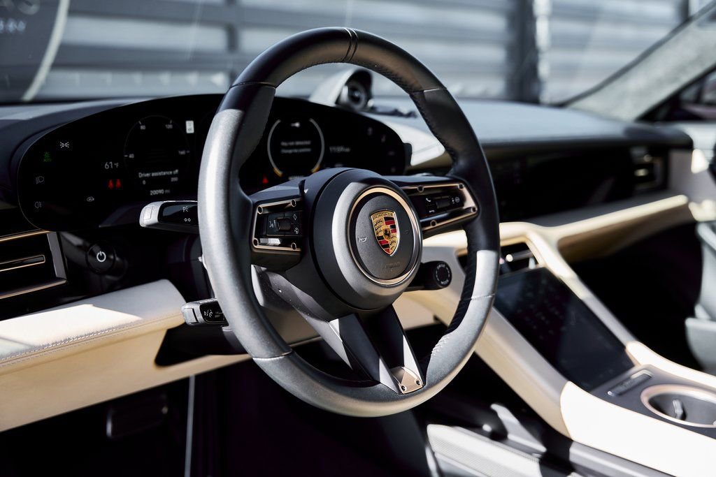 Used 2020 Porsche Taycan Turbo S AWD/4WD image 40