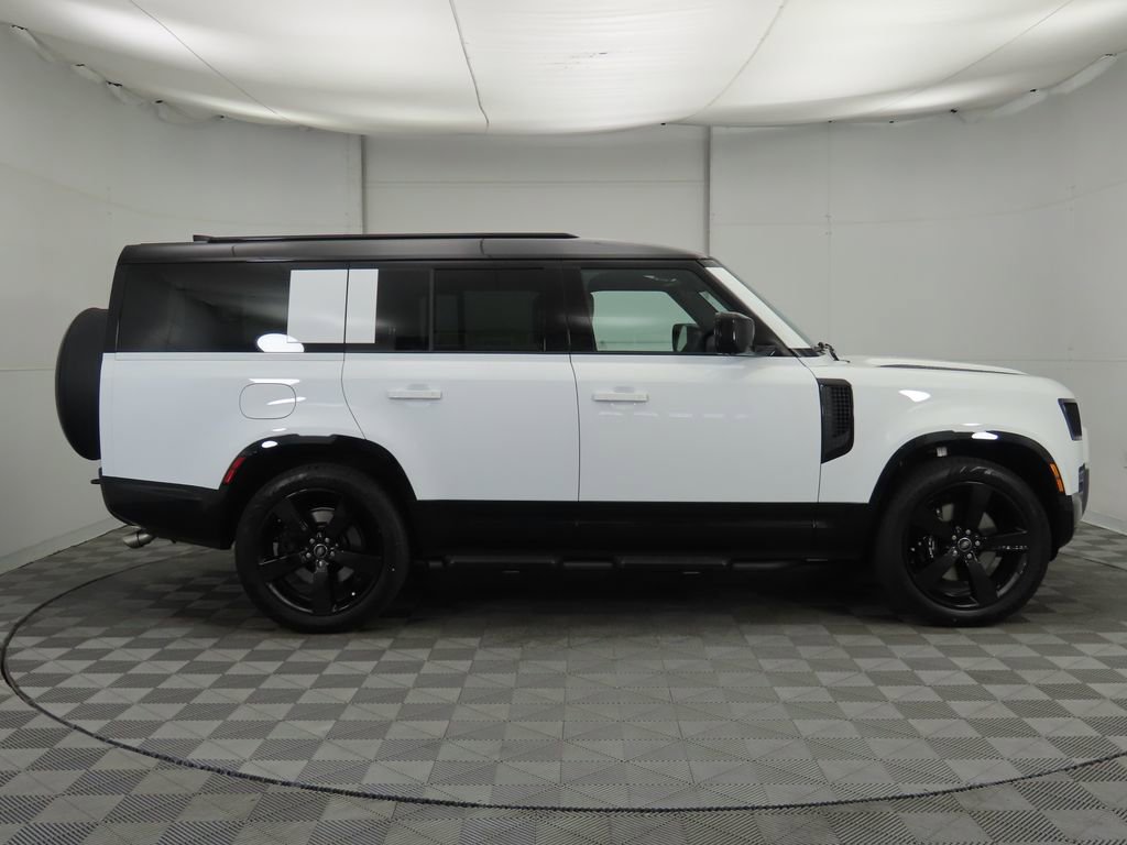 New 2025 Land Rover Defender 130 V8 image 4