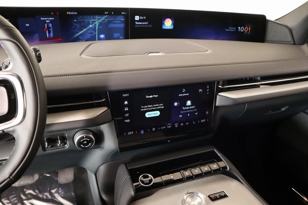 New 2025 Lincoln Navigator Reserve w/ Jet Appearance Package image 5