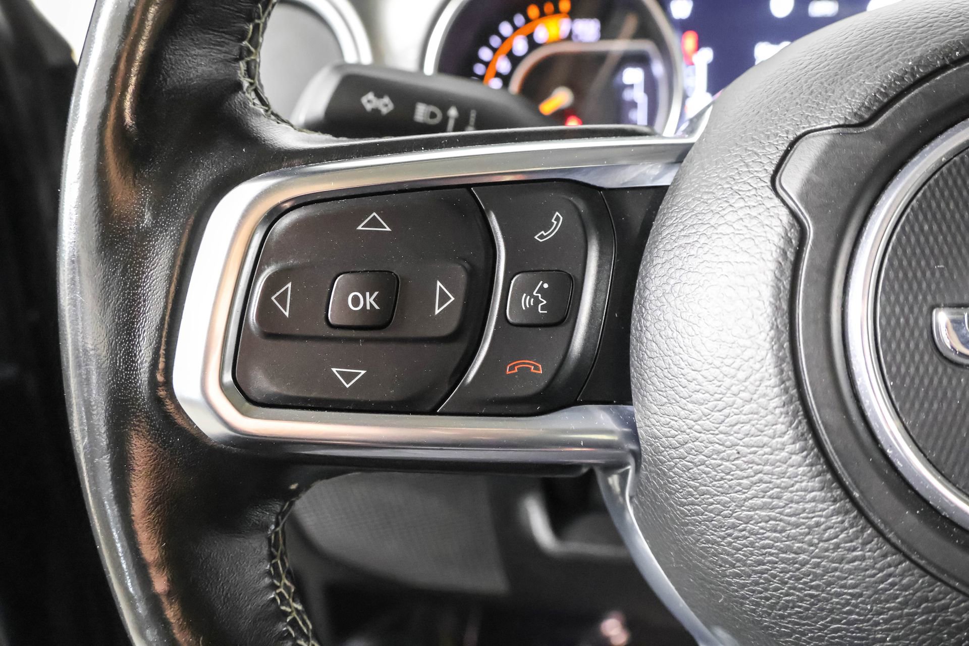 Used 2020 Jeep Wrangler Unlimited Sahara image 17