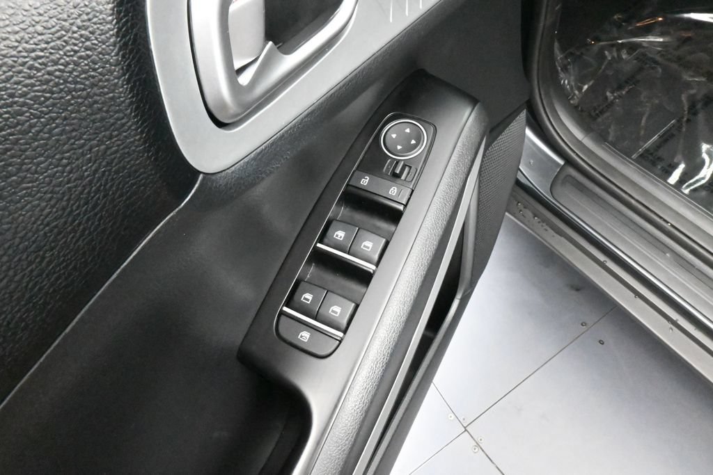 Used 2024 Kia Soul LX w/ Option Group 015 FWD image 14