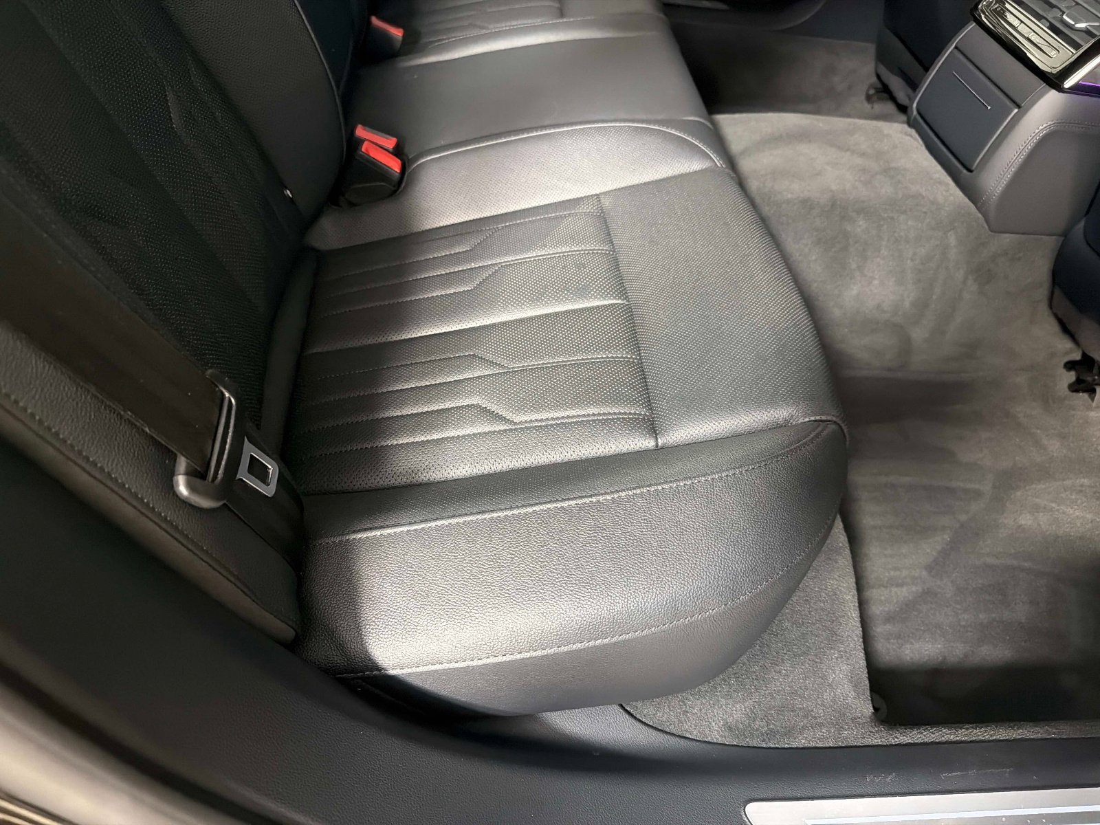 Used 2023 Audi A8 L 3.0T w/ Executive Package image 28