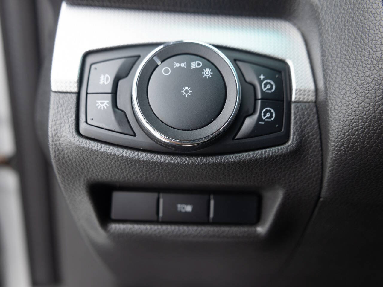 Used 2013 Ford Explorer XLT AWD/4WD image 37