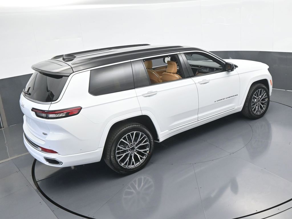 Used 2025 Jeep Grand Cherokee L Summit w/ Luxury Tech Group V image 48