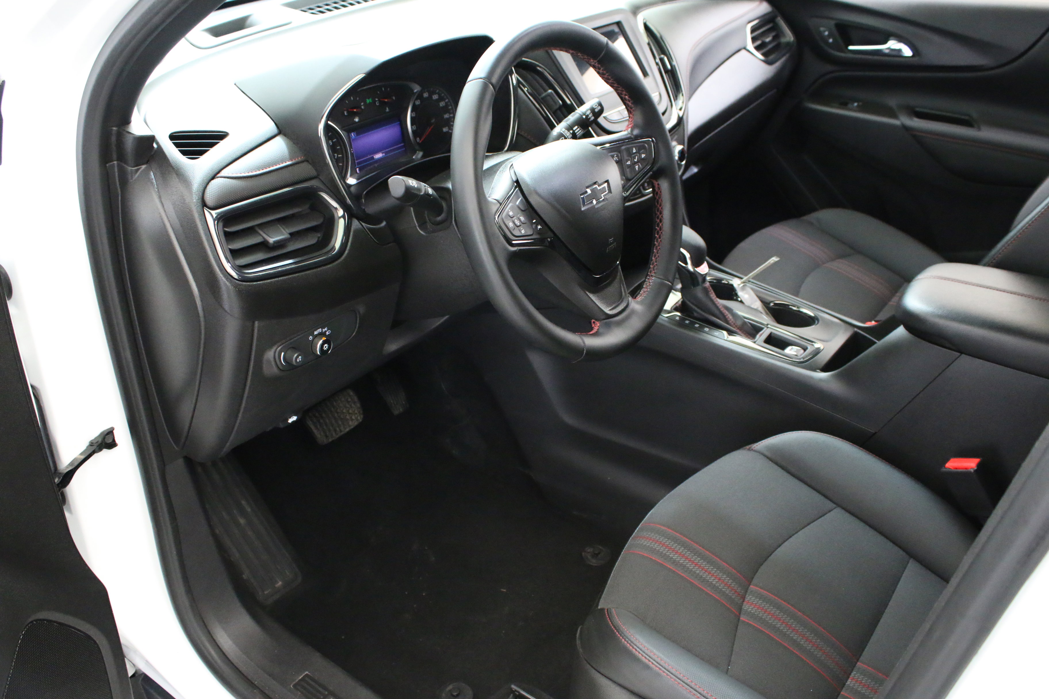 Used 2023 Chevrolet Equinox RS AWD/4WD image 22