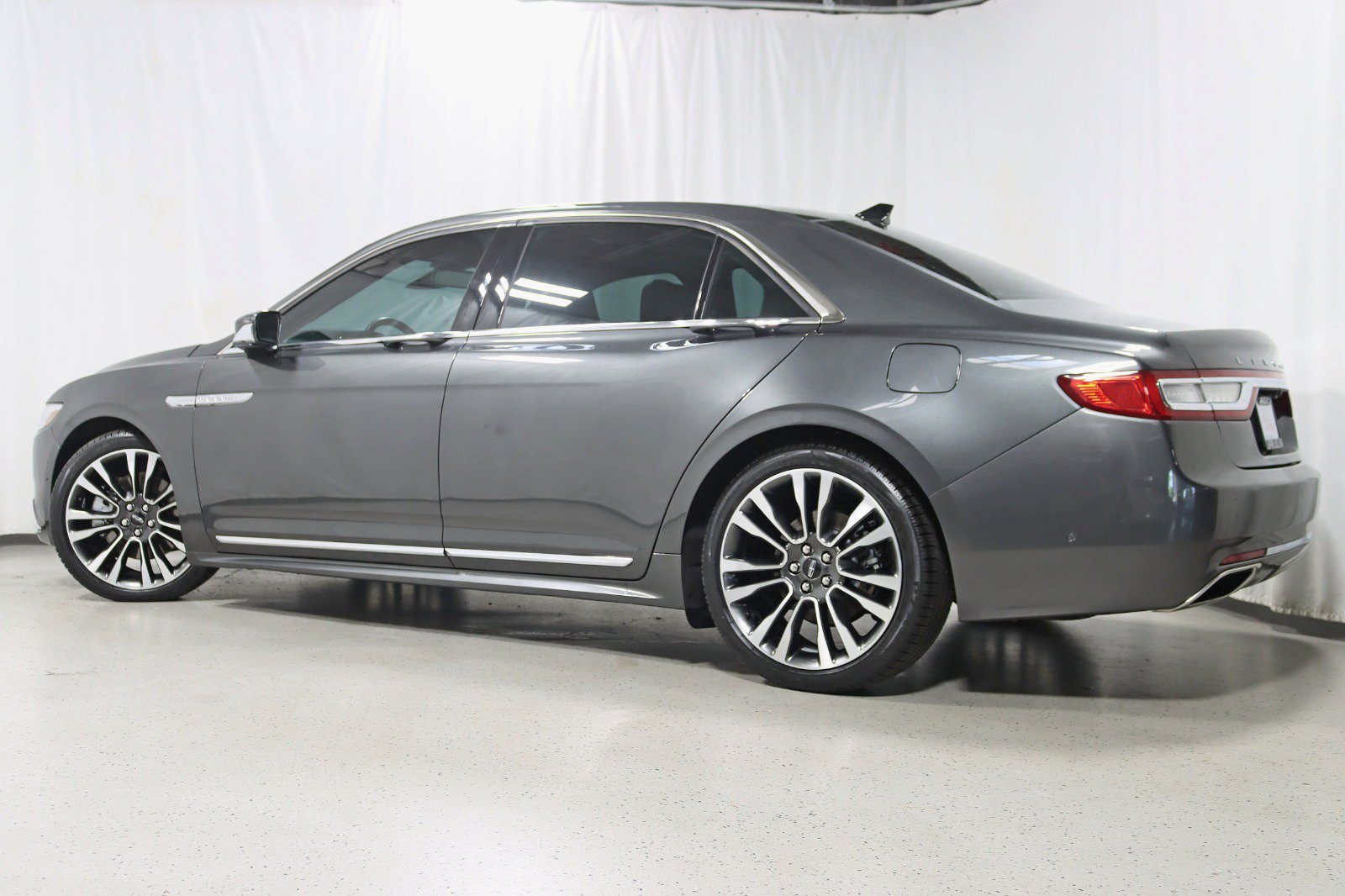 Used 2019 Lincoln Continental Reserve w/ Rear Seat Package AWD/4WD image 9