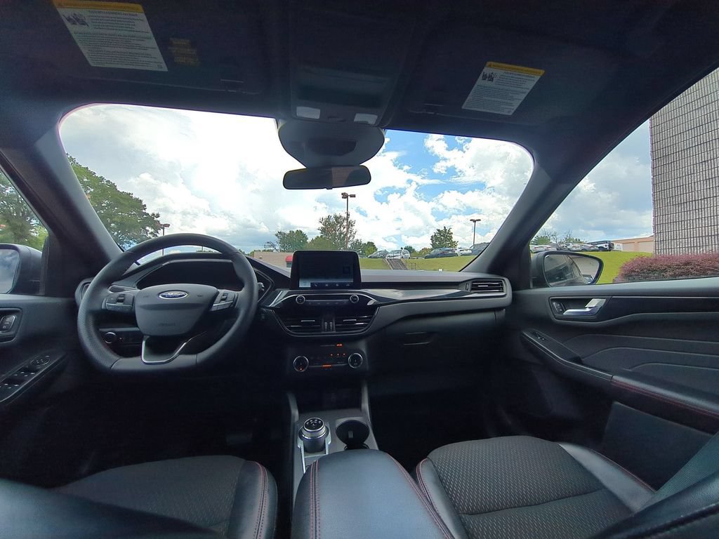Used 2025 Ford Escape ST-Line FWD image 25