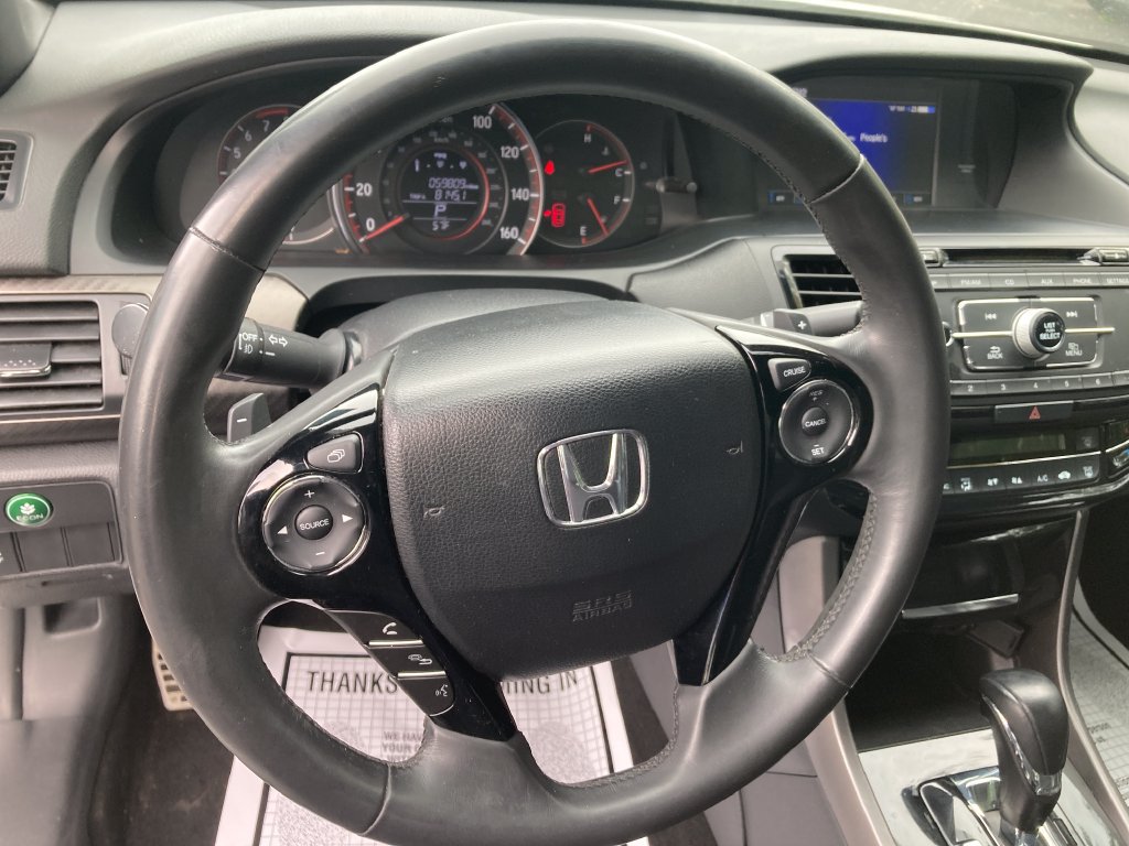 Used 2017 Honda Accord Sport image 18