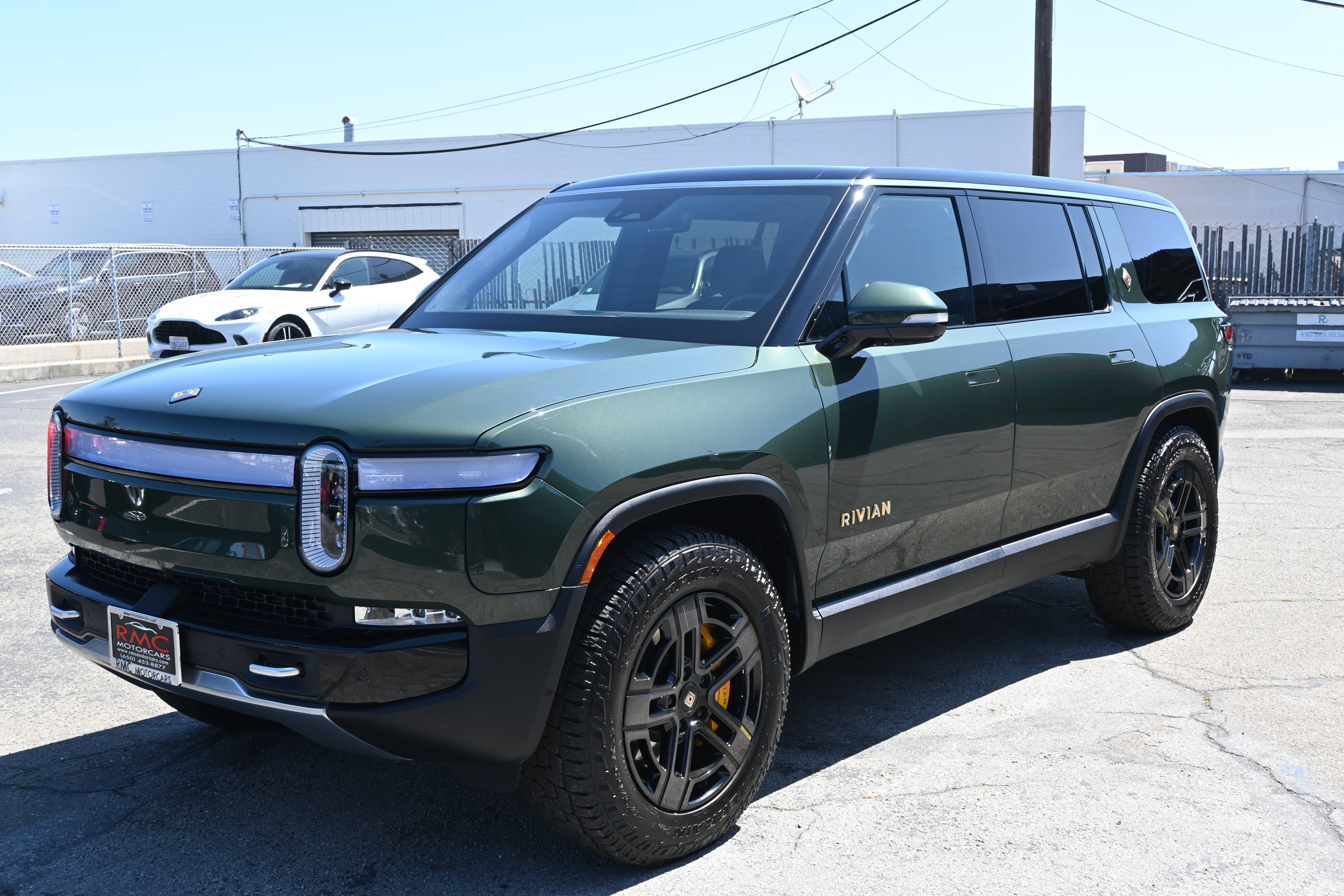 Used 2023 Rivian R1S Adventure AWD/4WD image 1