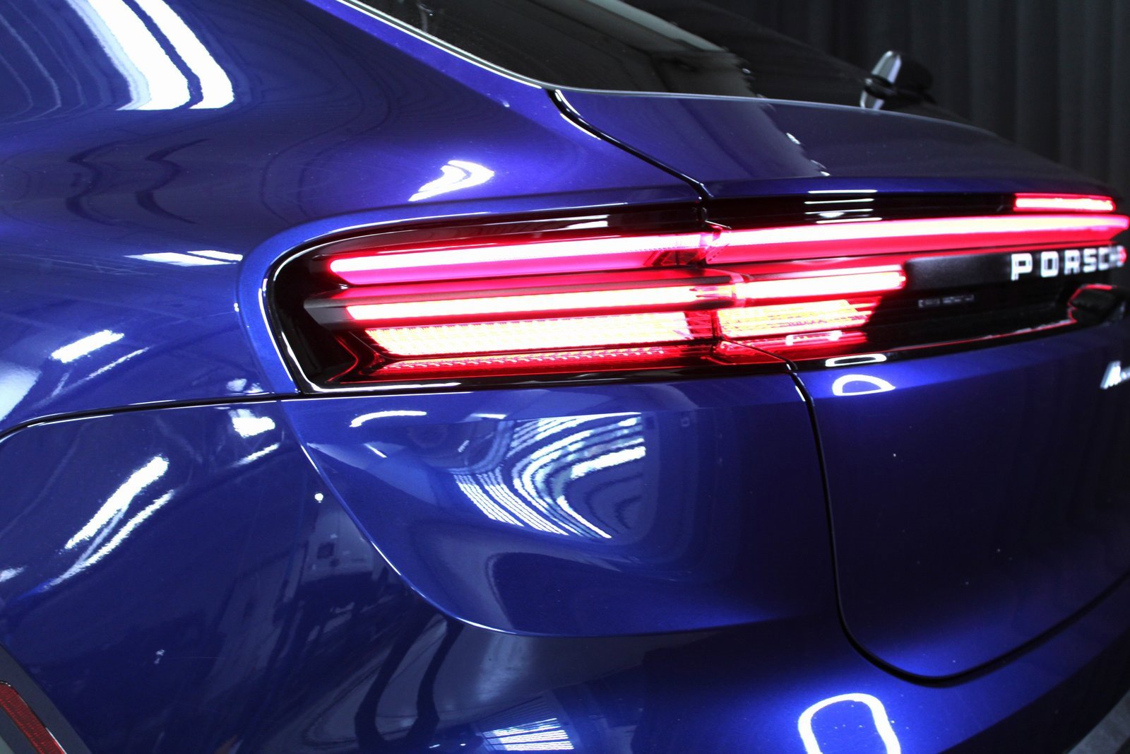 Certified 2024 Porsche Macan 4 Electric image 16