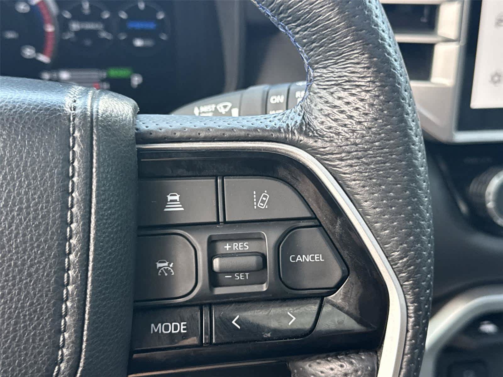Used 2024 Toyota Sequoia Platinum AWD/4WD image 20