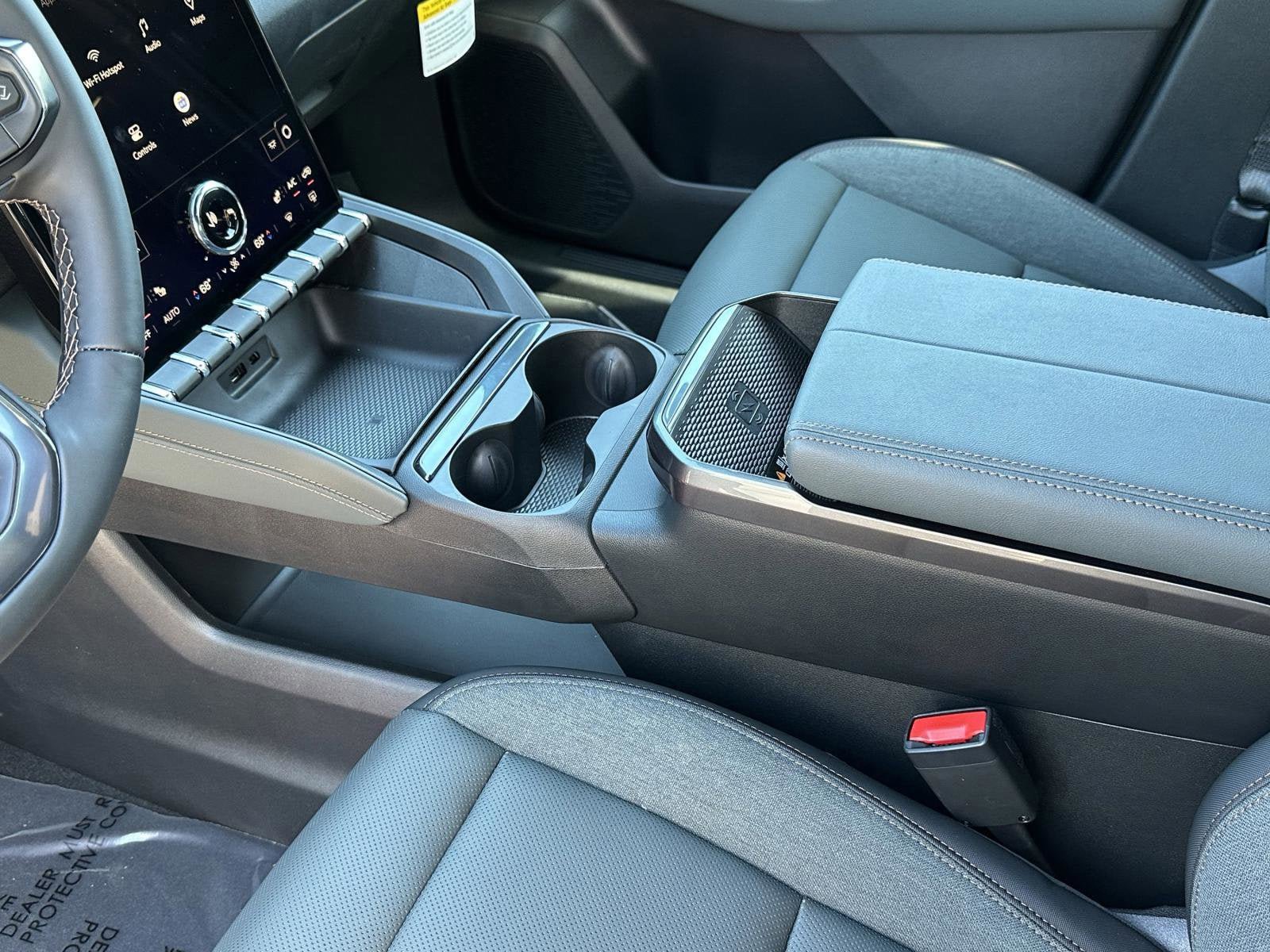 New 2026 GMC Terrain AT4 w/ Technology Package II AWD/4WD image 24