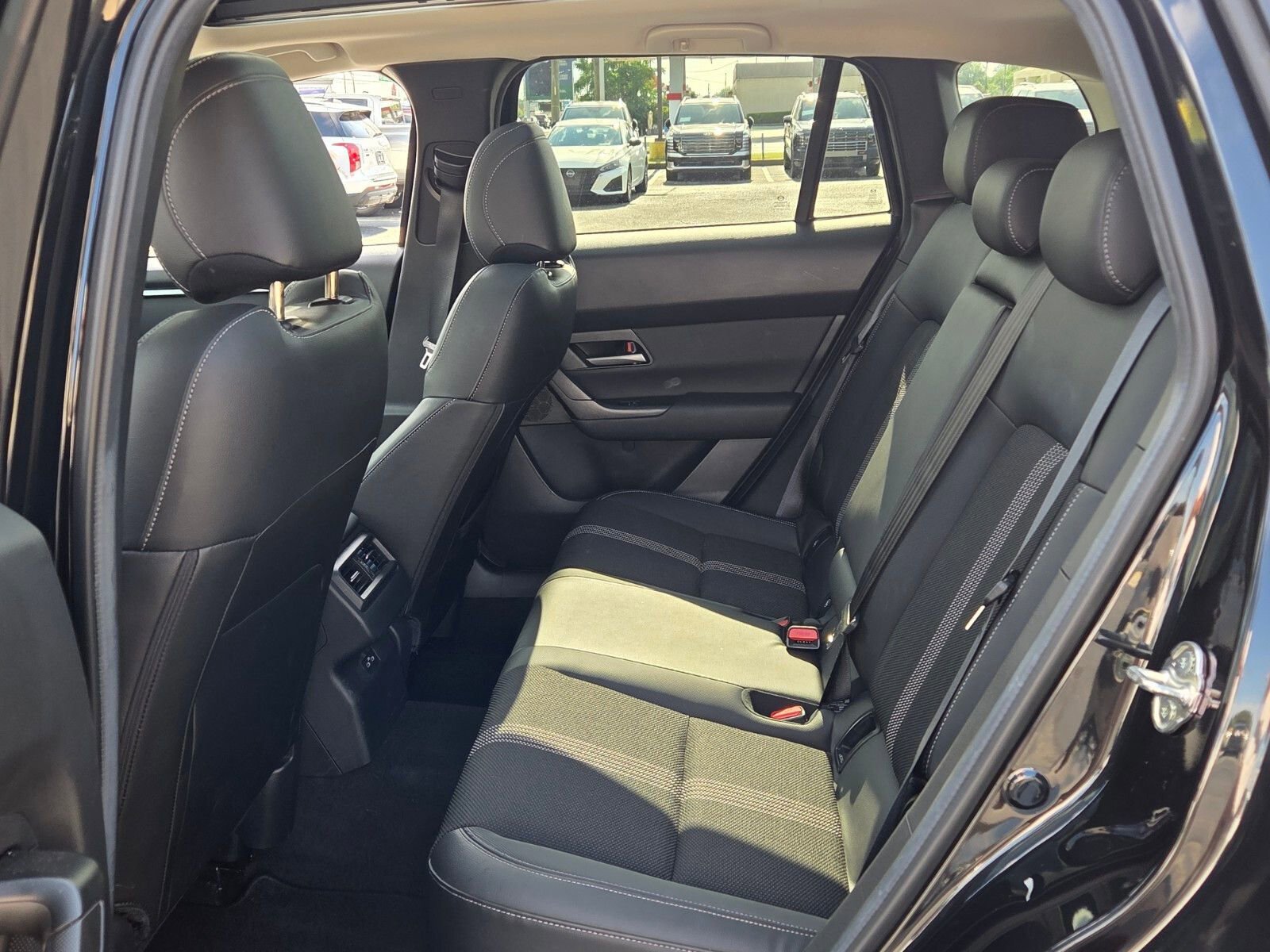 Used 2025 MAZDA CX-50 AWD 2.5 S w/ Premium Package image 6