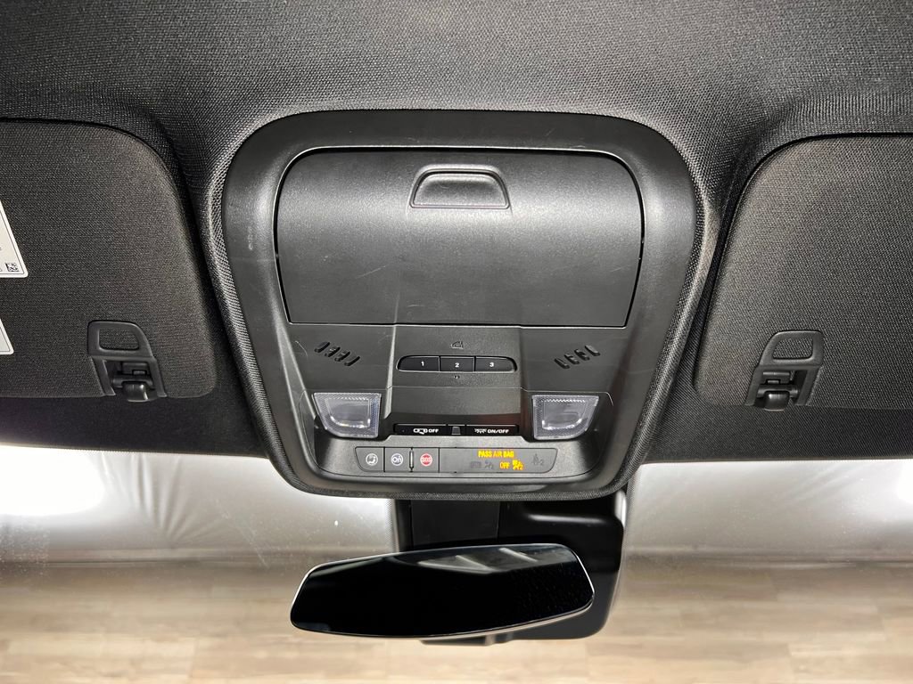 Used 2021 Cadillac XT4 Premium Luxury image 17