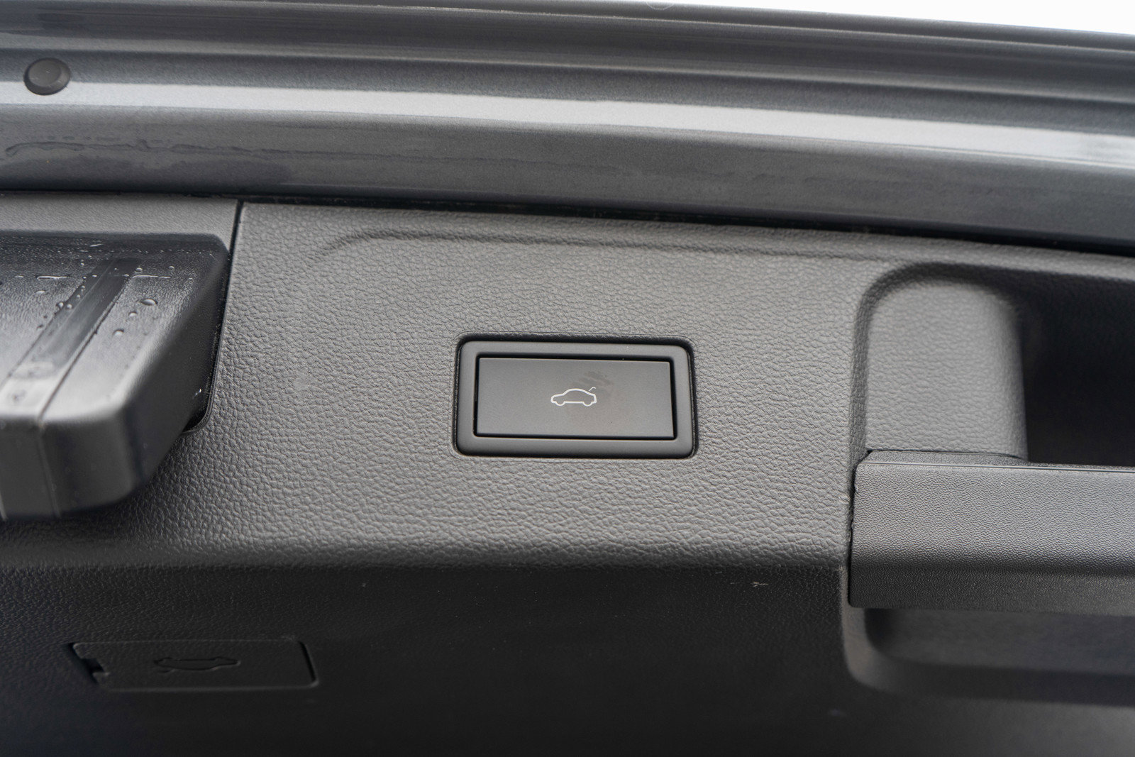 Used 2025 Volkswagen Atlas SE image 10