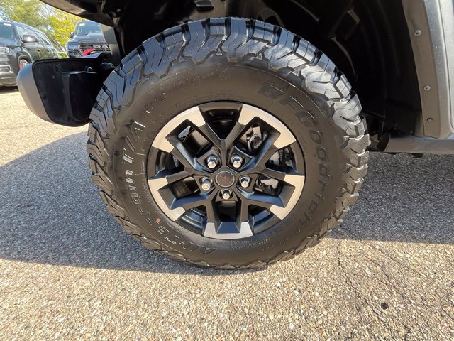 Used 2024 Jeep Wrangler Unlimited Rubicon w/ Convenience Group AWD/4WD image 10