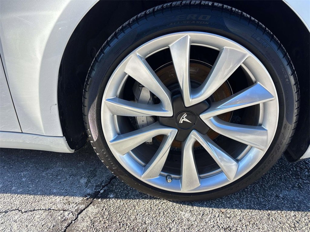 Used 2019 Tesla Model 3 Performance image 27