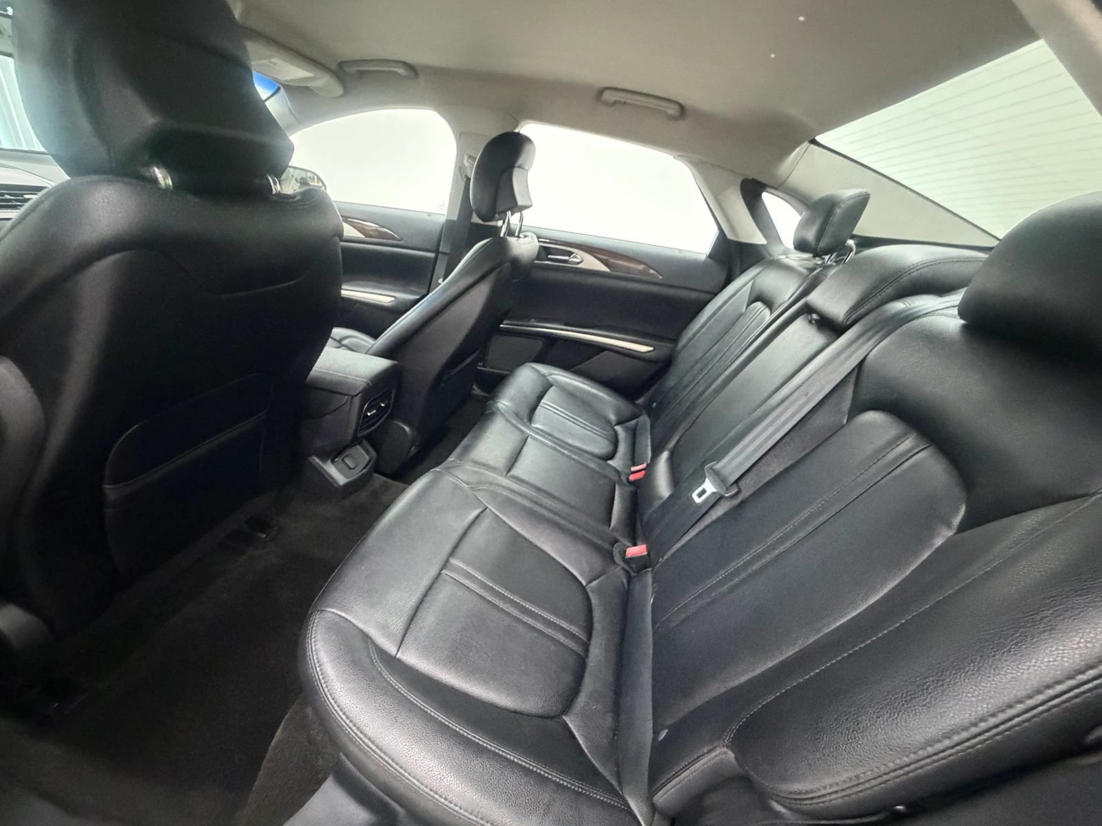 Used 2015 Lincoln MKZ FWD image 16