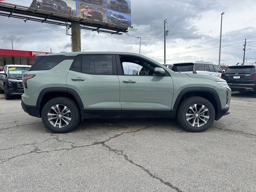 Used 2025 Chevrolet Equinox LT image 8