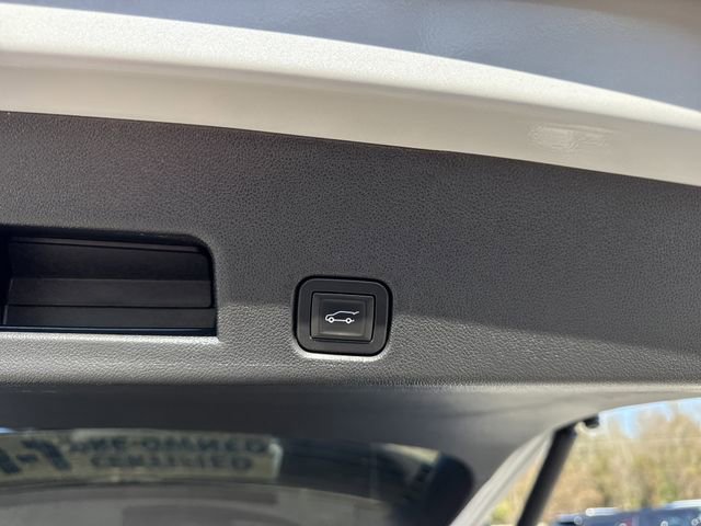 Used 2024 Chevrolet Traverse RS image 37