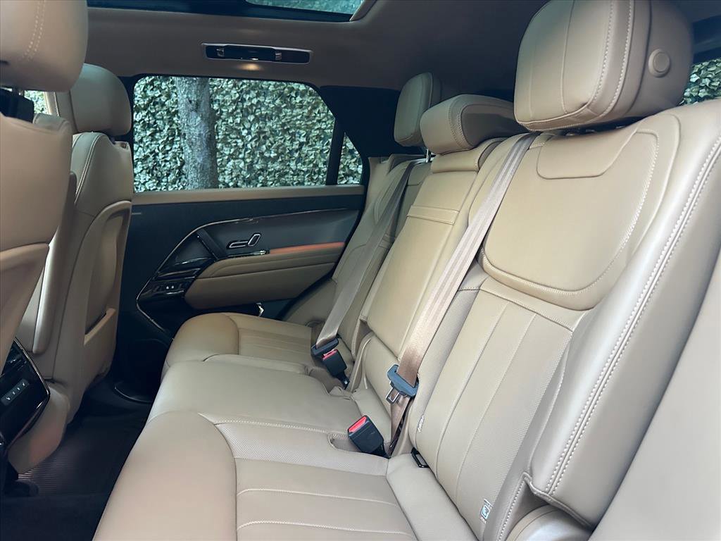 Used 2023 Land Rover Range Rover Sport SE image 21