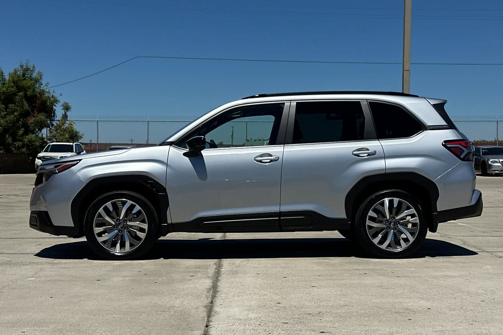 Used 2025 Subaru Forester Touring w/ Popular Package - Touring AWD/4WD image 6