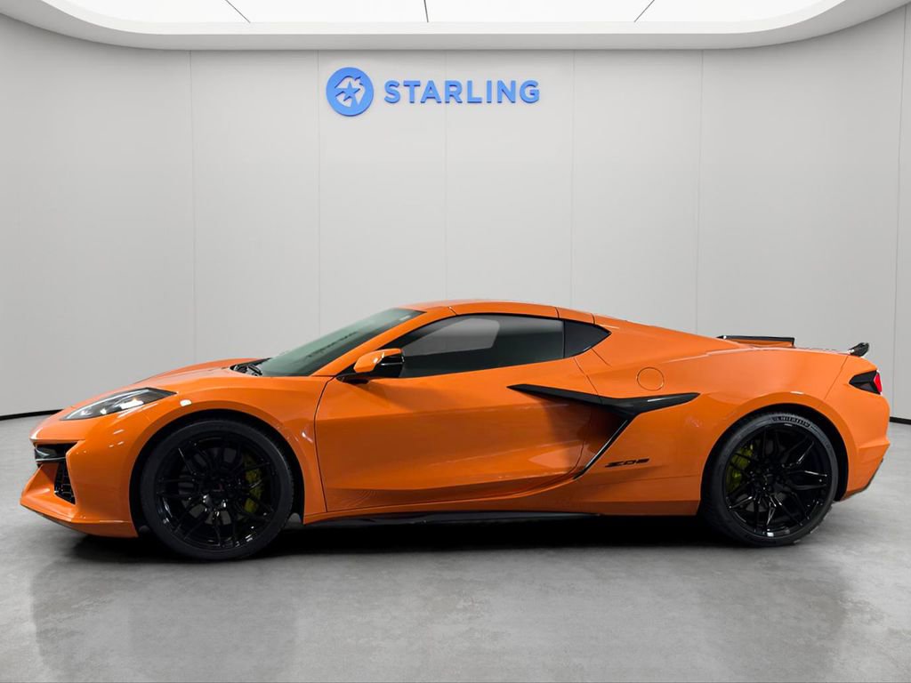Used 2023 Chevrolet Corvette Z06 w/ Stealth Interior Trim Package RWD image 2
